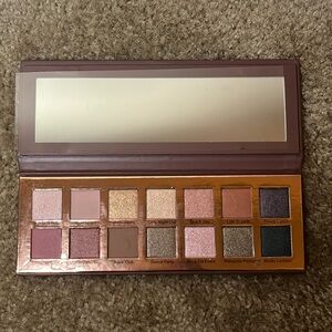 Mally eyeshadow palette